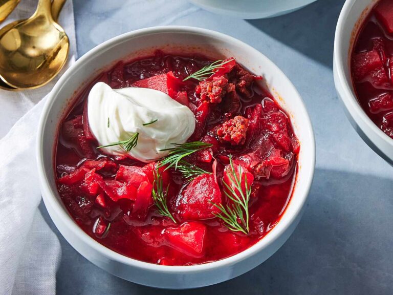 Borscht: Sup Ikonik dari Eropa Timur