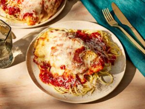 8975-chicken-parmigiana-ddmfs-4448-4x3-beauty-0288bb95d4b643b79619b10059b4df55
