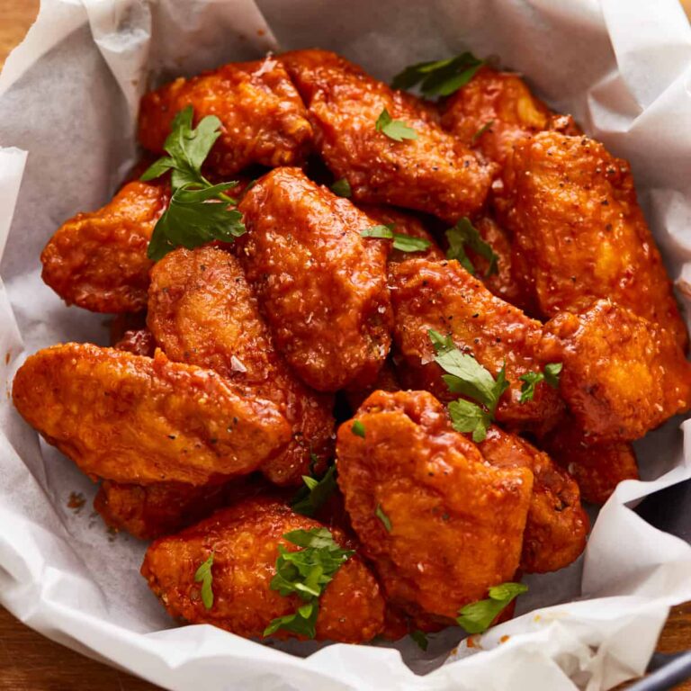 Buffalo Chicken Wings: Camilan Pedas yang Menggoda Selera