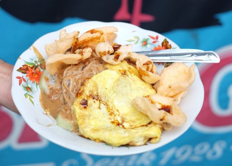 Ketoprak Ciragil: Makanan Legendaris yang Menggugah Selera