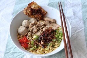 Bak-Chor-Mee-Minced-Pork-Noodle-Soup-Recipe-8