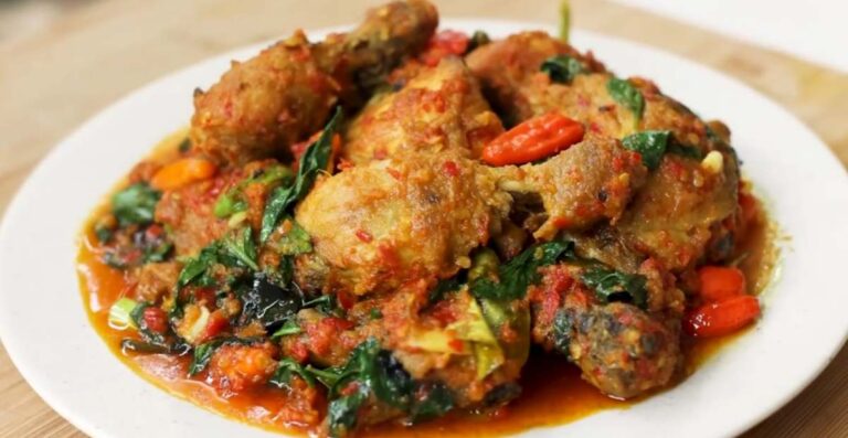Ayam Woku: Hidangan Khas Manado yang Penuh Cita Rasa