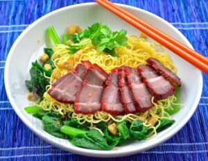 egg-noodles-with-wontons-and-red-thai-barbecue-pork-ba-mee-kiew-moo-dang-by-the-high-heel-gourmet-3