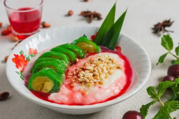 Pisang Ijo: Dessert Khas Makassar yang Manis dan Menyegarkan