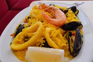 kelezatan-paella-hidangan-khas-spanyol