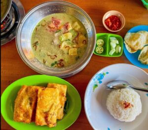 keunikan-dan-rasa-autentik-makanan-soto-betawi