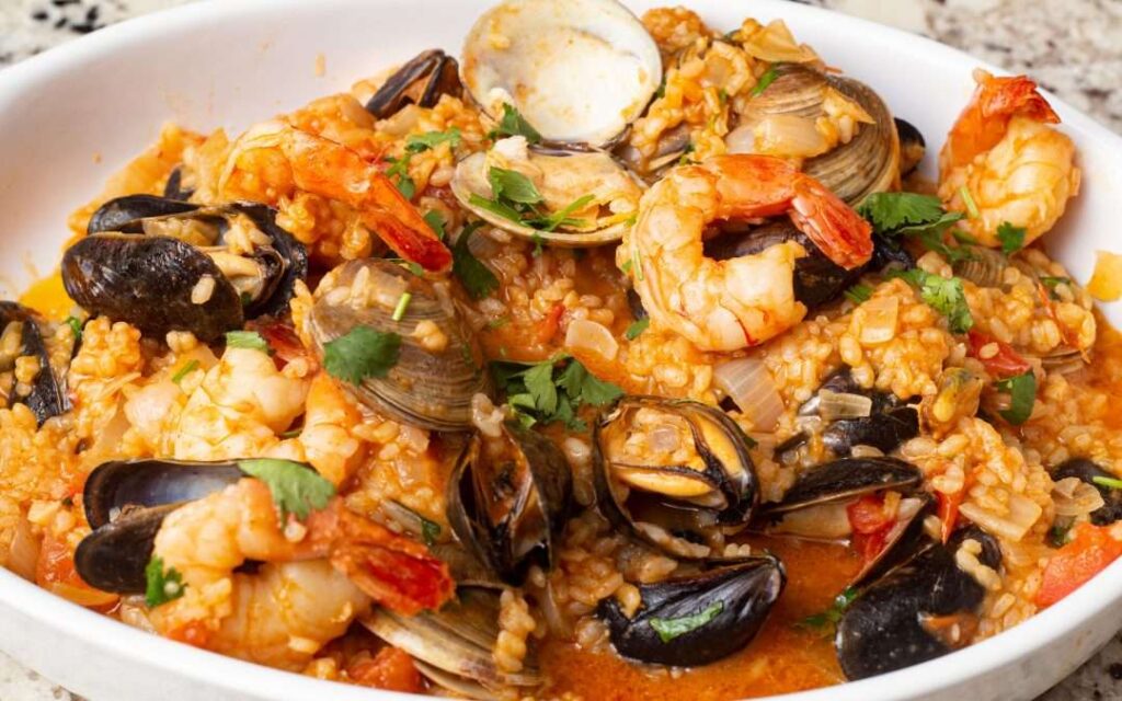 Mengenal Lezatnya Makanan Arroz de Marisco Indonesia