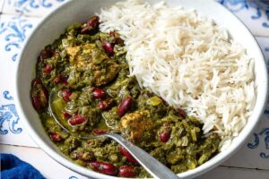 mengenal-makanan-ghormeh-sabzi-hidangan-tradisional-iran