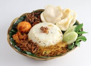 nikmatnya-makanan-tradisional-nasi-uduk