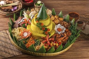 keunikan-dan-makna-makanan-nasi-tumpeng-dalam-budaya-indonesia