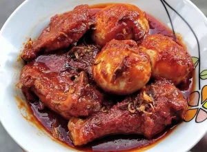 mengenal-lezatnya-makanan-ayam-masak-habang-tradisional