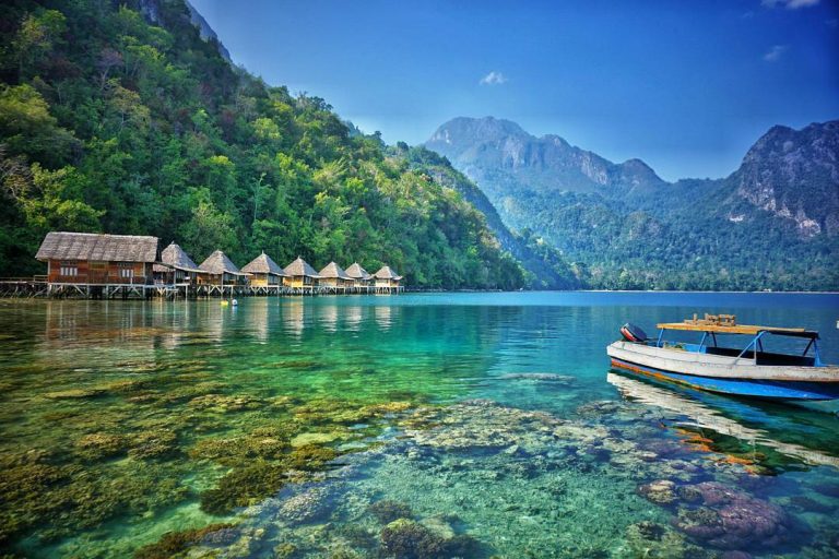 Keindahan Pantai Ora di Maluku: Surga Tersembunyi di Timur
