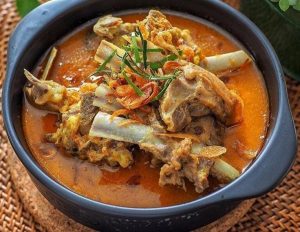 mengenal-lezatnya-makanan-tengkleng-kambing-tradisional-indonesia