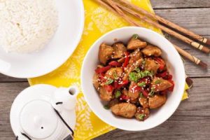 mengenal-makanan-ayam-kung-pao-rasa-pedas-dan-gurih-yang-lezat