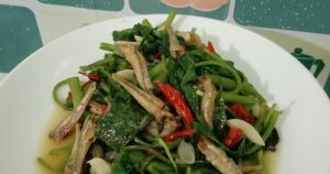 resep-tumis-kangkung-teri-asin-yang-lezat-dan-mudah-dibuat