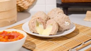 makanan-bakso-mozzarella-lezat-dan-menggoda-selera