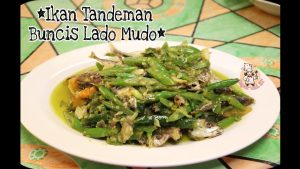 makanan-ikan-taneman-cabai-hijau-nutrisi-alami-untuk-ikan-peliharaan