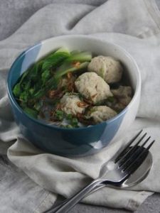 mengenal-lezatnya-bakso-ikan-camilan-favorit-berbahan-laut