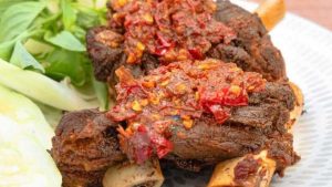 mengenal-lezatnya-iga-penyet-kuliner-tradisional-indonesia