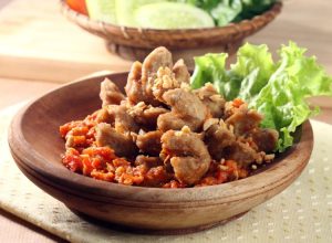 mengenal-lezatnya-makanan-bakso-penyet-yang-menggoda-selera