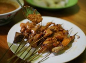 mengenal-lezatnya-makanan-sate-ambal-dari-klaten
