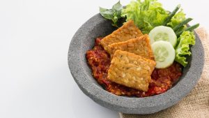 mengenal-lezatnya-makanan-tempe-penyet-yang-menggugah-selera