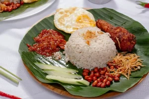 nasi-lemak-hidangan-tradisional-malaysia-yang-lezat-dan-menggugah-selera