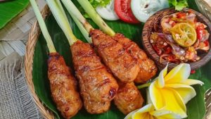 mengenal-lezatnya-sate-lilit-goreng-camilan-khas-bali