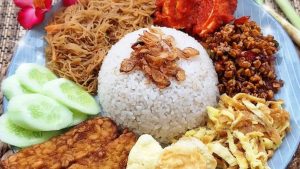 nasi-uduk-ayam-pilihan-lezat-dan-mengenyangkan