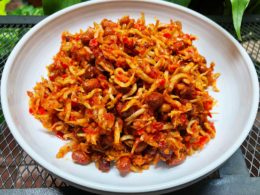 lezatnya-makanan-balado-ikan-teri-kacang-yang-menggoda-selera