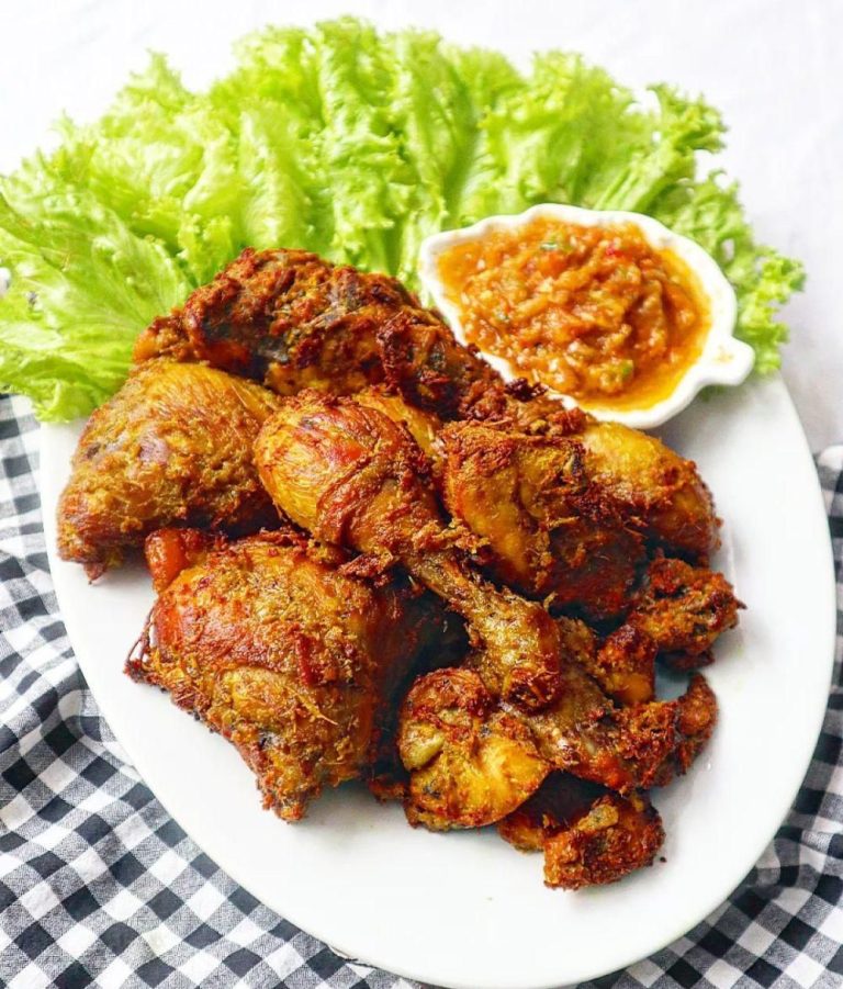 Makanan Ayam Goreng Bumbu Kuning: Rasa Lezat dan Gurih