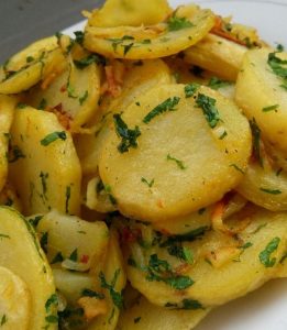 makanan-kentang-lyonnaise-hidangan-tradisional-prancis-yang-lezat