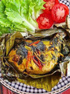makanan-pepes-ayam-cita-rasa-tradisional-yang-lezat-dan-autentik