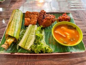 mengenal-lebih-dekat-makanan-nasi-timbel-kuliner-tradisional-jawa