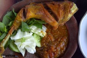 mengenal-lezatnya-pecel-ayam-hidangan-tradisional-indonesia