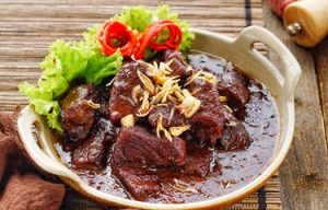 mengenal-semur-betawi-daging-sapi-rasa-tradisional-yang-lezat