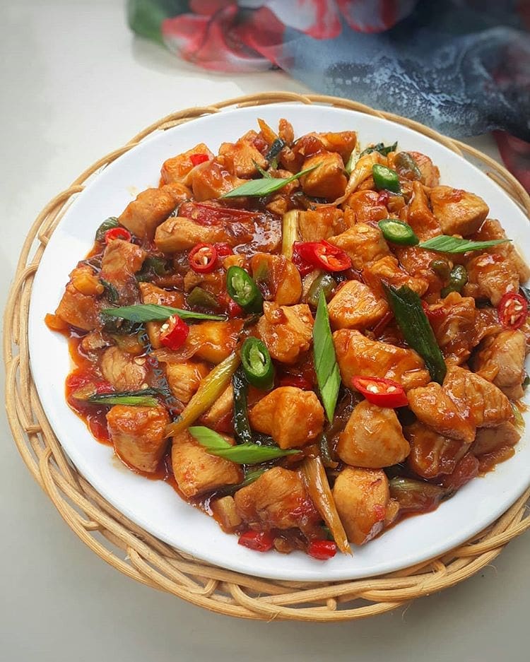 resep-ayam-tumis-pedas-lezat-dan-mudah-dibuat-di-rumah
